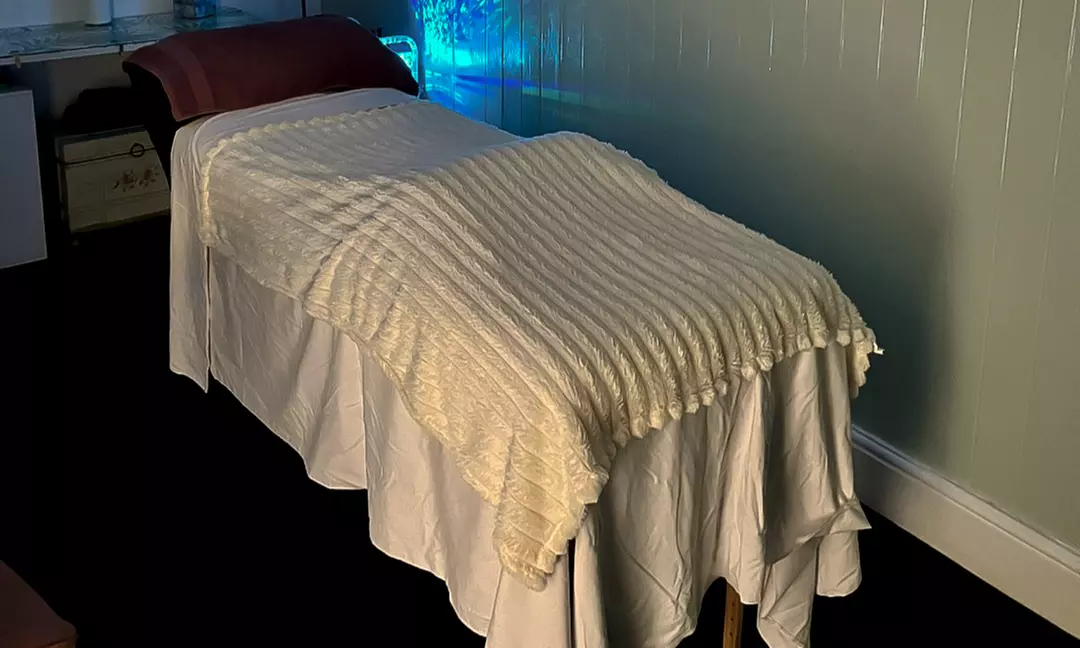 Massage Experience: Choose 30 to 90 Minutes of Swedish, Aromatherapy, Hot Stone & Reflexology (Up to 41% Off) - Image 3