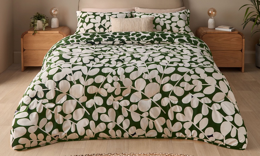 Image 6: Silentnight 10.5 Tog Leaf Print Reversible Coverless Duvet Set