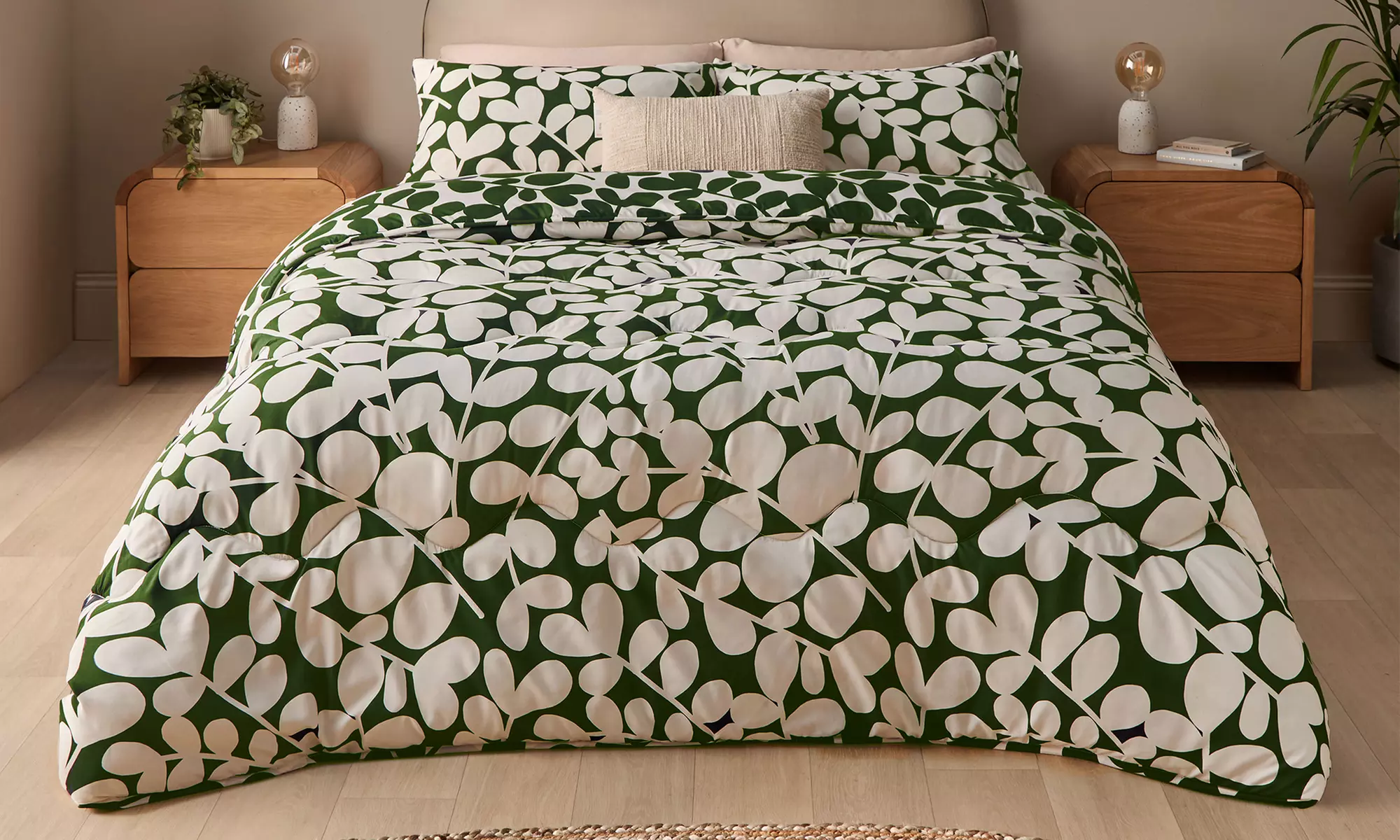 Silentnight 10.5 Tog Leaf Print Reversible Coverless Duvet Set