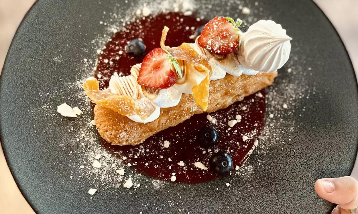 Menu classique avec entrée, plat et dessert au choix au Mélice