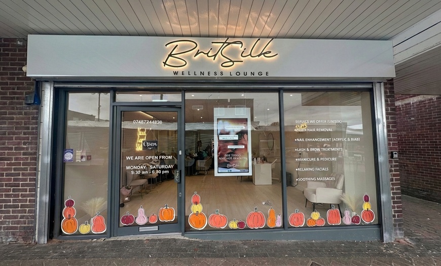 Image 2: Revamp Your Style with Women’s Wash, Haircut, and Bouncy Blow-Dry