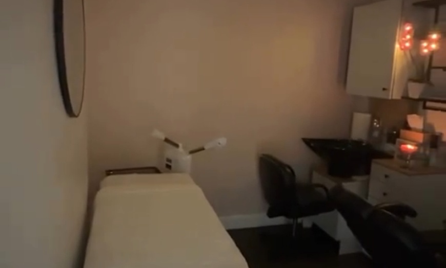 Image 3: Achieve Silky Skin with One/Three  Brazilian Wax / Sugar Gel Sessions 