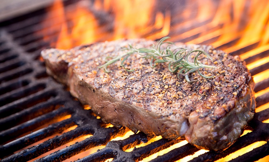 Image 2: Backyard BBQ, La Mer beach