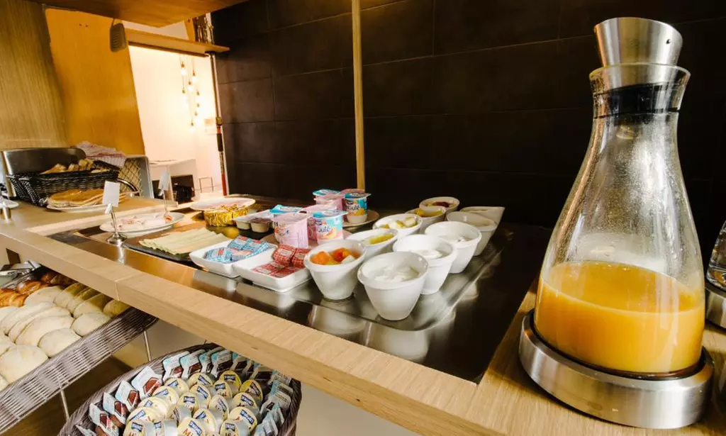 Clichy: Doppelzimmer, opt. mit  Frühstück und Zugang zum Spa