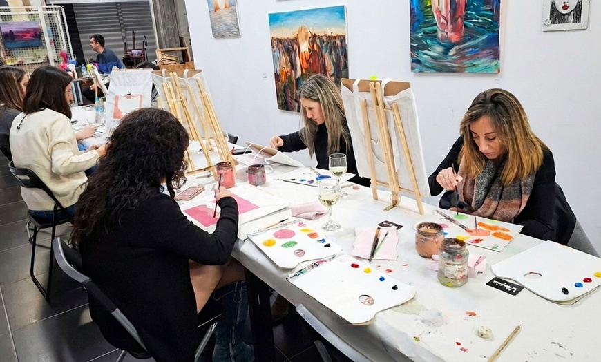Image 10: Taller crea y pinta tu Tote Bag durante 2 horas con bebida incluida