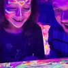 Image 4: Taller PINTA LUZ de pintura neón para 1 o 2 personas, niños y adultos