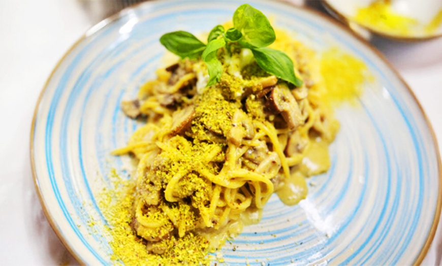 Image 6: Pizza-Weltreise inkl. Salat & Limo oder 2-Gänge-Pasta-Menü für 2 Pers.