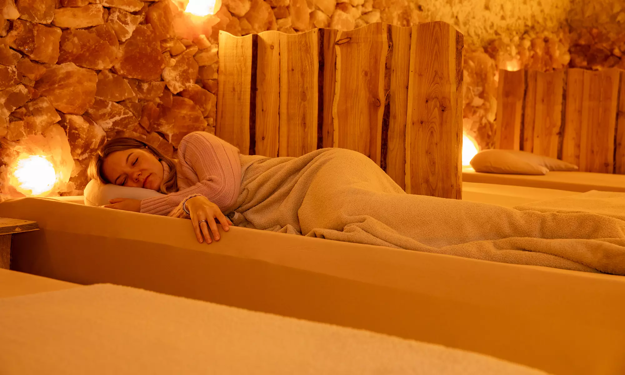 2x 45 Min. Salzgrotte für 1 Person oder 45 Min. Entspannung zu zweit im wohltuenden Mikroklima (bis 30% sparen) - Second Medium