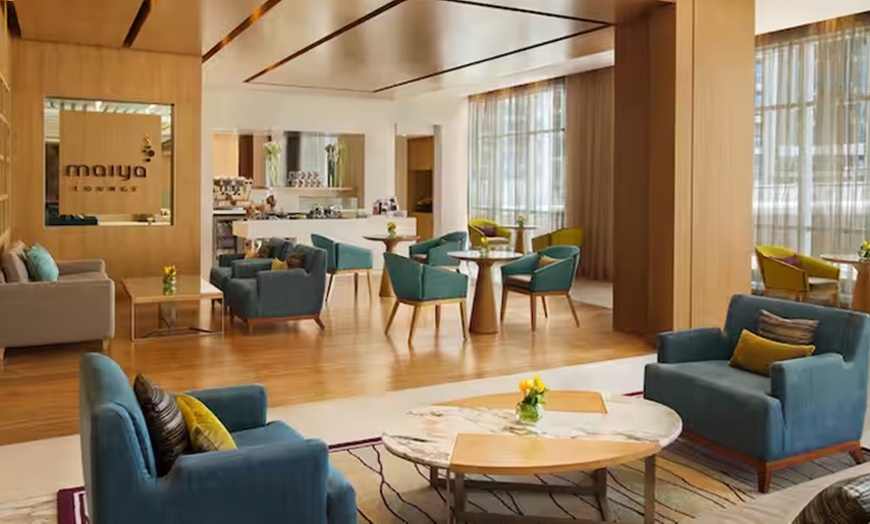 Image 3: 4* Noches Latina Night 3-Course Experience for 1, 2, or 4 People