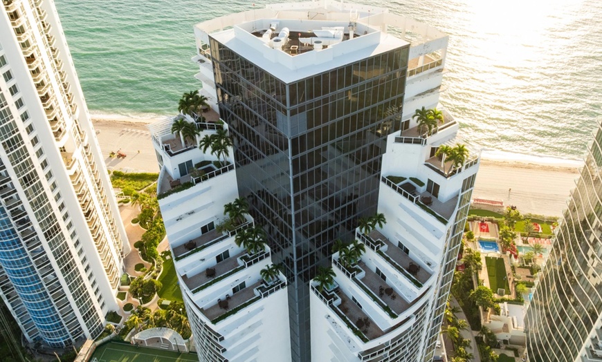 Image 20: Member-Only Deal: Oceanfront Retreat with Spacious Suites & Spa