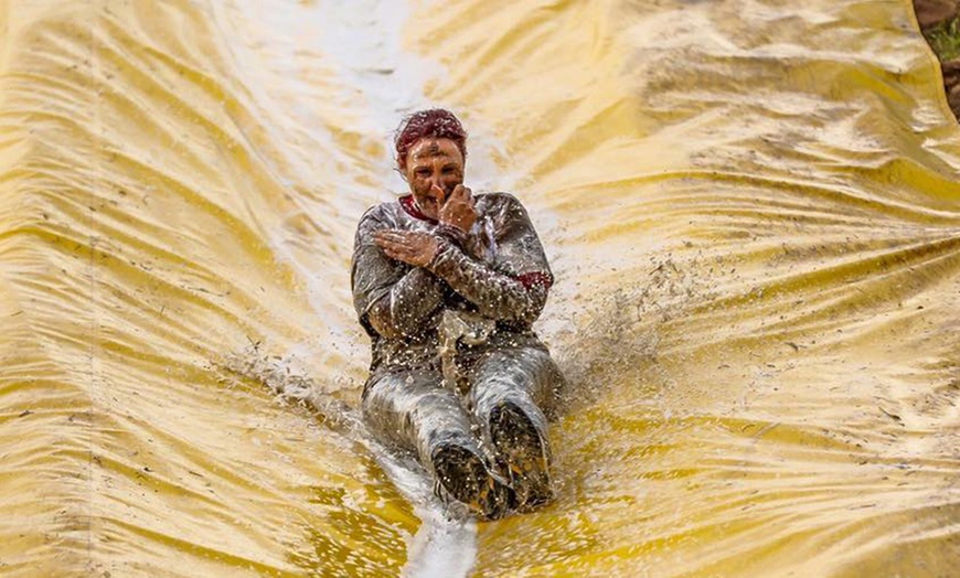 Image 2: Gelt Gladiator Obstacle Run