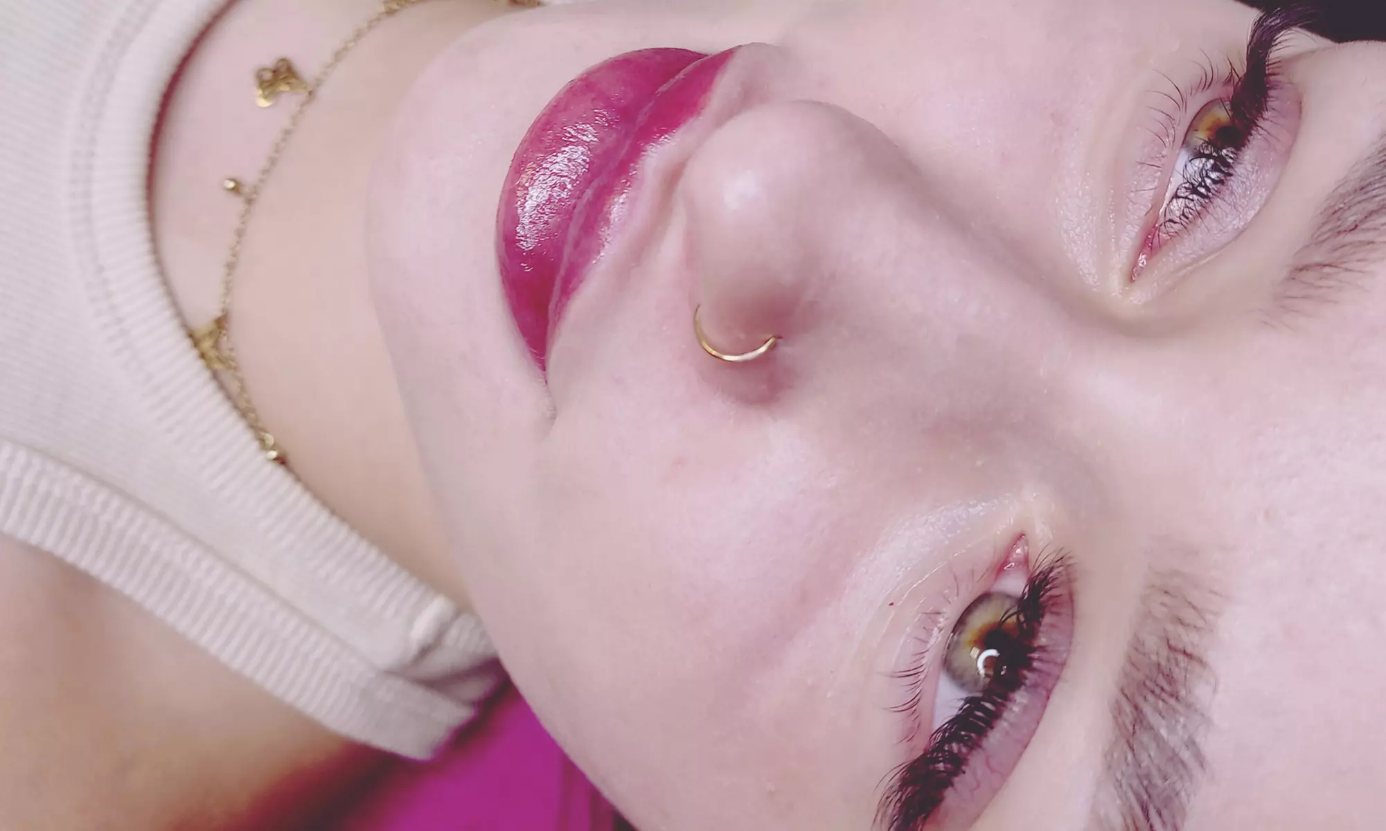 Makijaż permanentny: usta, brwi lub kreski na powiekach do wyboru