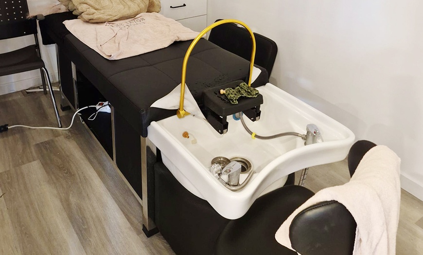 Image 4: Ontspan volledig met oorkaarsbehandelingen, massages en cupping