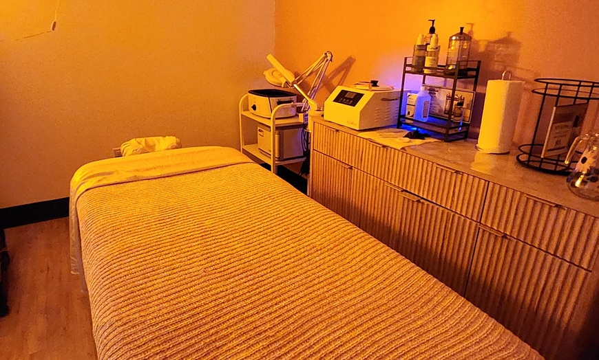 Image 2: Professional Brazilian & Bikini Waxing | The Smooth Suite