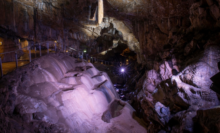 Image 2: Weekend Self-Guided Cavern Walking Tour; Not Valid 29/11 - 04/01/2026