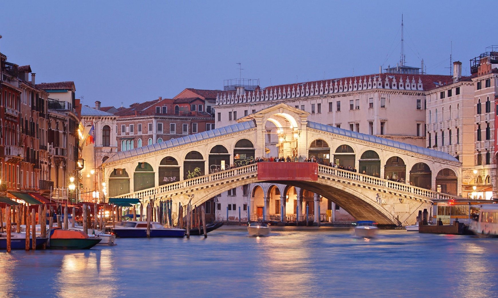 ✈ Venice and Lake Garda: 4 or 6 Nights at a Choice of Hotels with Flights and Train Transfer*