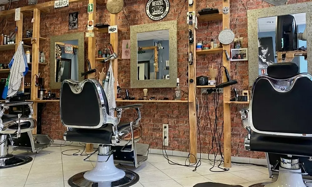 Herrenhaarschnitt mit Waschen & Styling, optional mit professioneller Bart-Rasur für 1 Person (bis 49% sparen) - Primary Image