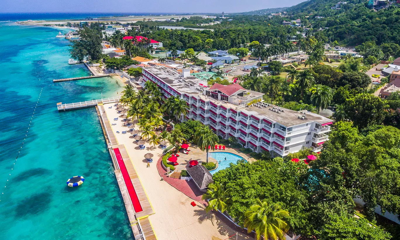 ✈ 3-Night All-Inclusive Grand Decameron Montego Beach Vacation w/Air