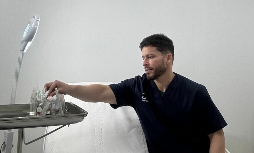 Image 6: Hidratación de labios efecto volumen con hyaluron pen