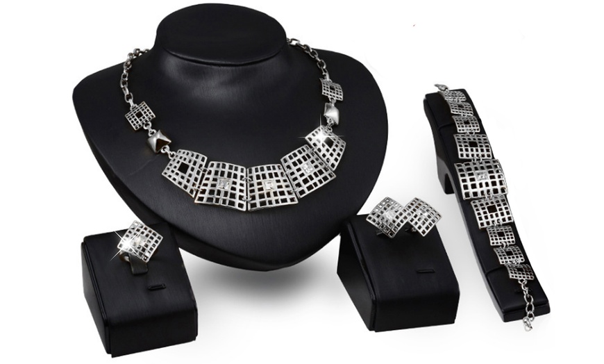 Image 2: 1x oder 2x 4-teiliges Schmuck-Set mit Swarovski®-Kristallen