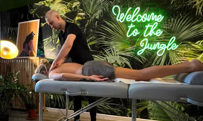 Pożegnaj stres i rozluźnij mięśnie: masaż klasyczny, sportowy, Magic Jungle i więcej w Jungle Massage (do -21%) - Primary Image
