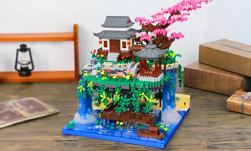Image 1: Set di costruzioni ispirato all’architettura tradizionale cinese