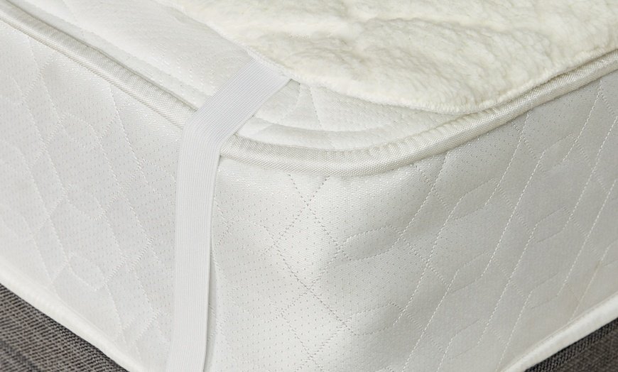 Image 5: Silentnight Cosy Teddy Fleece Electric Blanket