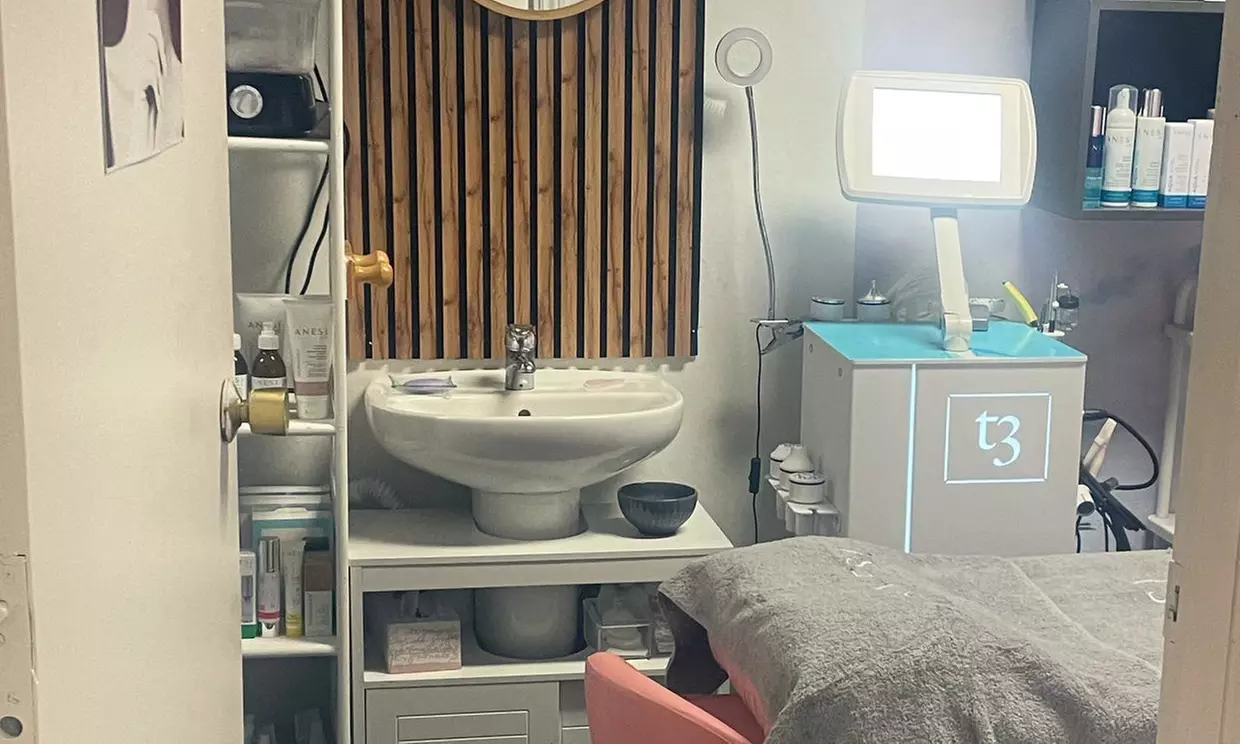 Masaje corporal de 60 minutos con opción a reflexología y craneofacial para 1 persona, con hasta un 67% menos - Second Medium