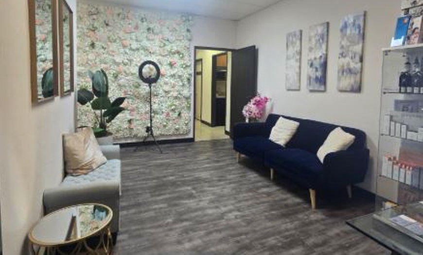 Image 3: Laser Lipo Sessions With Ultrasound Cavitation Fat Reduction Treatment