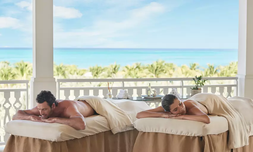 ✈ 4-Night Luxury Bahamas Escape with Airfare & Waterpark Access