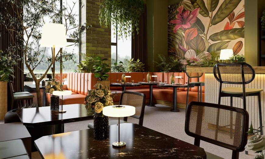 Image 9: Choice of Brunch or 3-Course Meal w/Show at Sinners(up to 51% off)