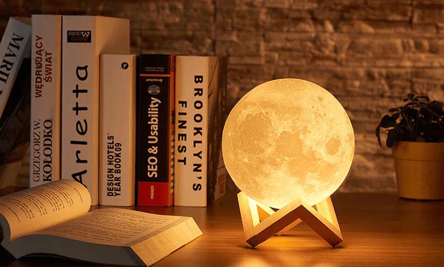 Image 8: Personalized Moon Lamps