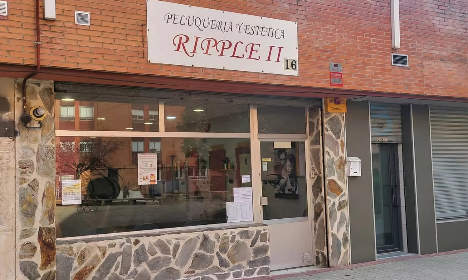 Limpieza facial con microdermoabrasión, ultrasonidos y máscara LED