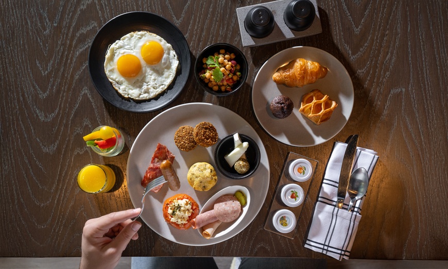 Image 2: 4* Breakfast Buffet For Child or Adults With Fresh Juices & Eggs