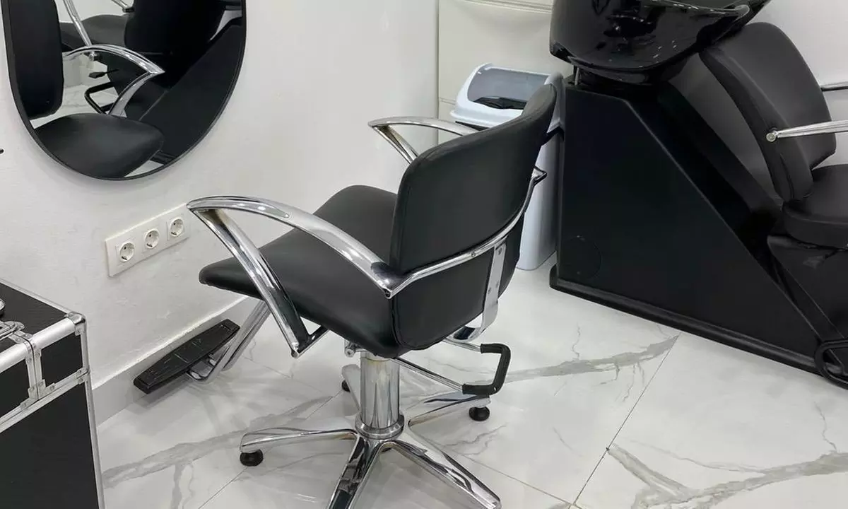 Extensiones de pestañas pelo a pelo en ambos ojos