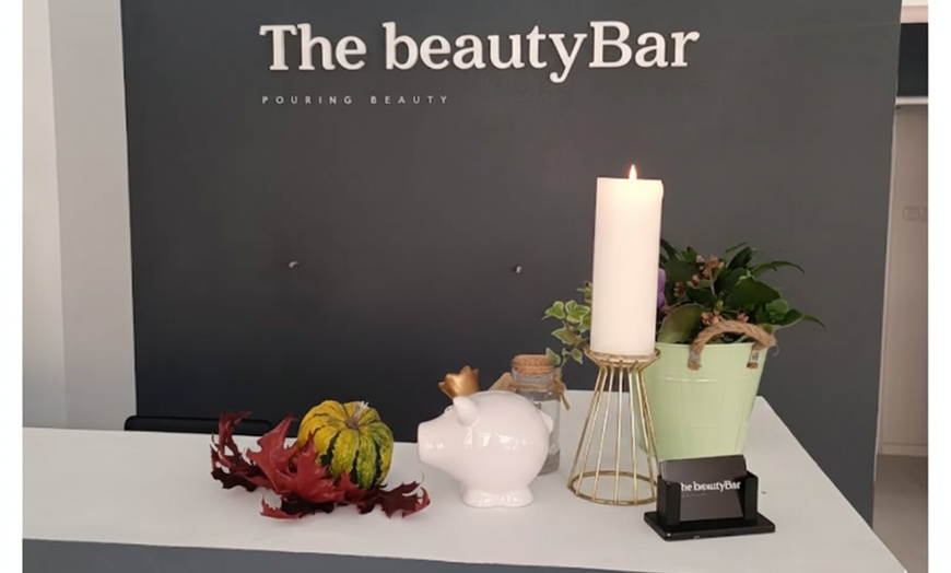 Image 7: Mani- und Pediküre mit optionalem Gellack, Fußmaske und Getränk