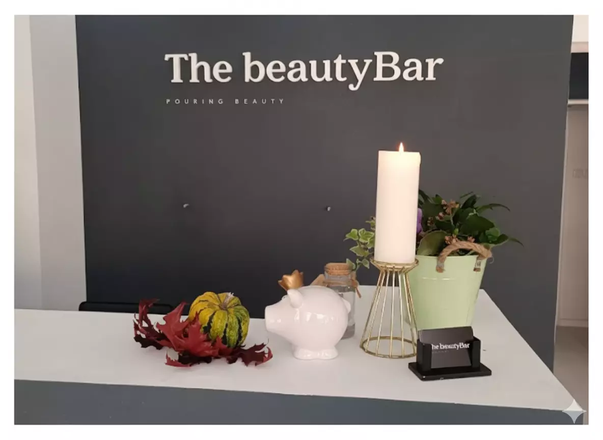 Mani- und Pediküre mit optionalem Gellack, Fußmaske und Getränk