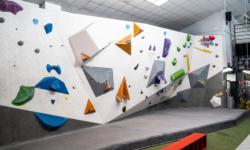 Image 23: Escalada libre o en familia con material y 1 h de profesor incluido