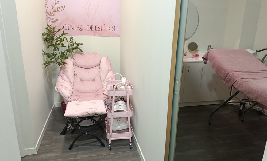 Image 3: Laminado de cejas con diseño, depilación y tinte personalizado