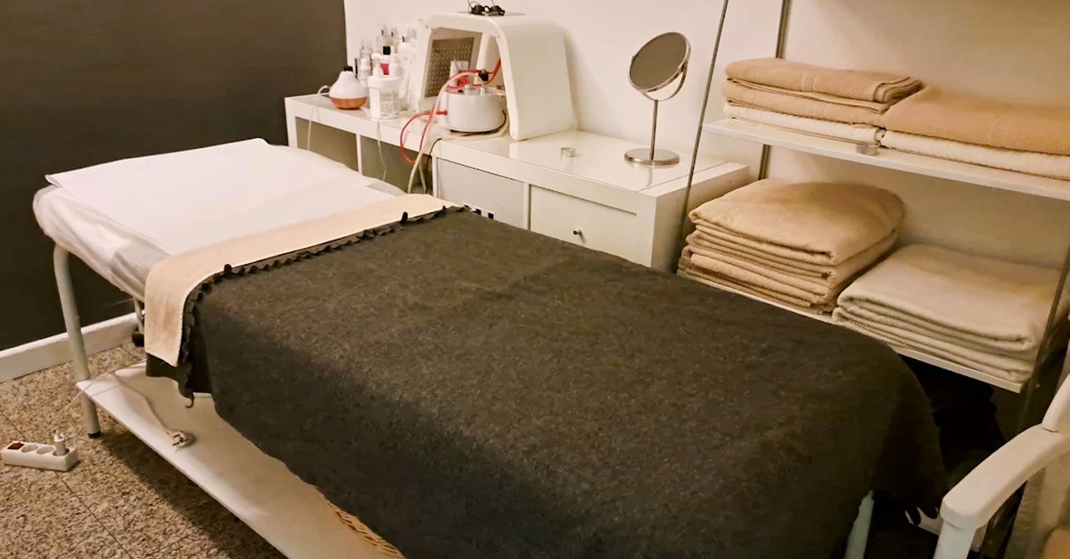 Sesión de microblading de cejas o micropigmentación de labios en Madrid