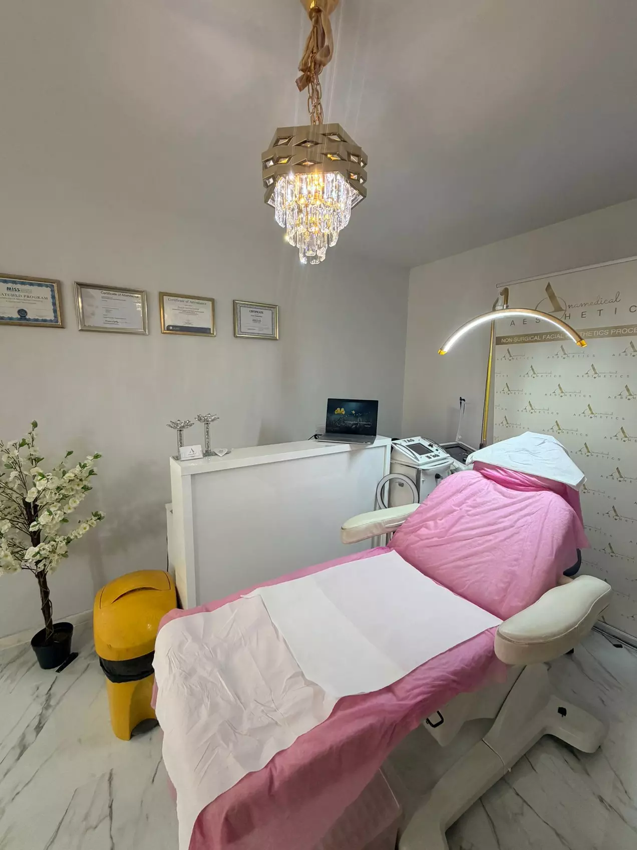 Pamper Packages with Facial, Massage & Algae Mask Options