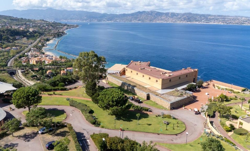 Image 4: Reggio Calabria 4*: camera Superior, colazione, mezza pensione e Spa