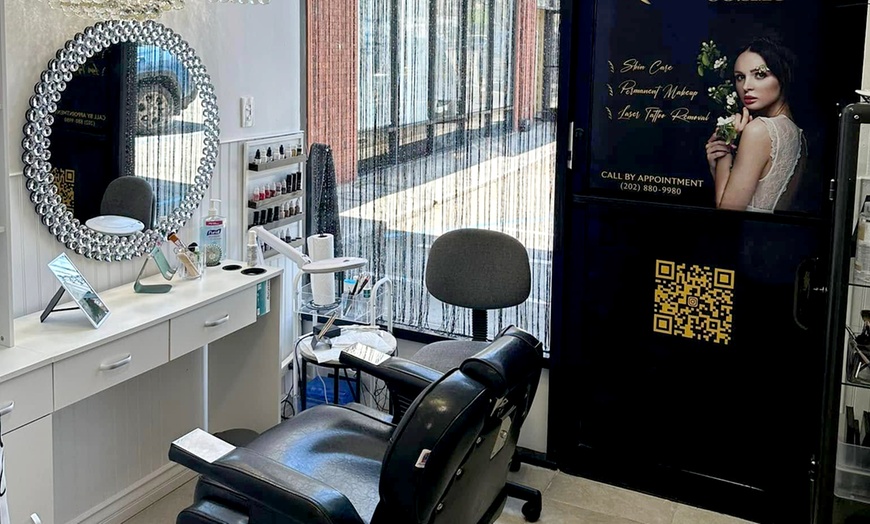 Image 5: Transform Your Look with Microblading & Ombré Eyebrows Session!