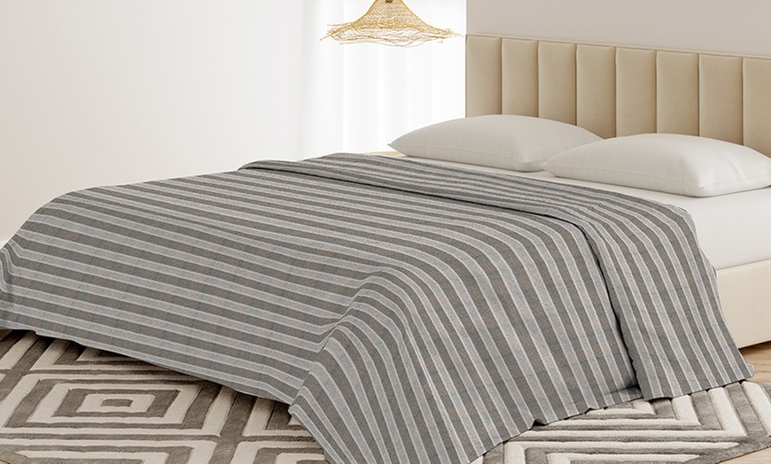 Image 16: Bankhoes en sprei van gerecycled katoen