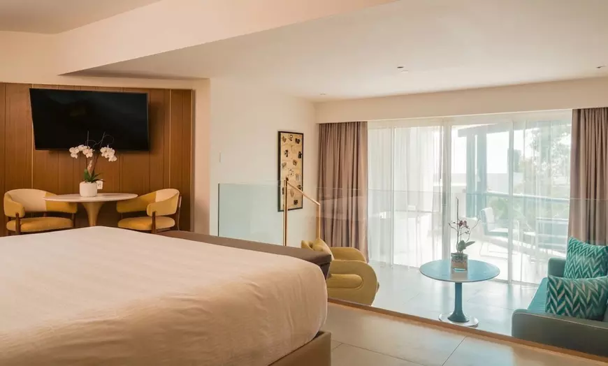 Caribbean Sand Suite | King Bed & Sofa Bed