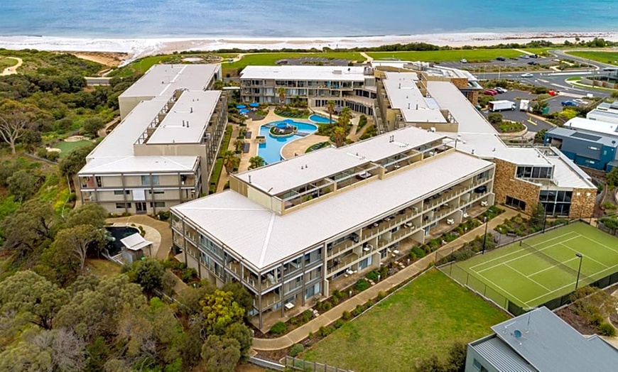 Image 9: Torquay: Pool View Stay for 2 + Welcome Drink at Wyndham Resort