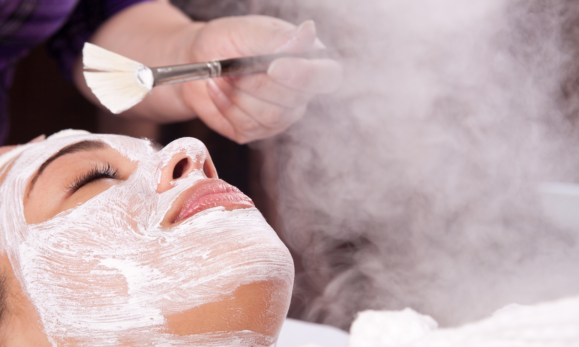 Klassische Gesichtsbehandlung oder Mikrodermabrasion für 1 Person