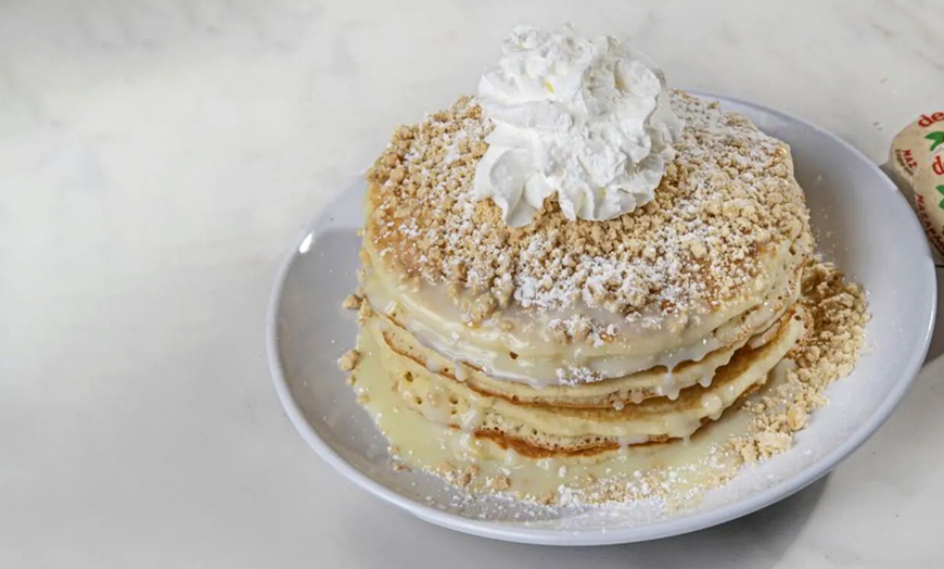 Image 5: Dine & Delight: $15 or $30 Toward Food and Drinks at Casa El Desayuno