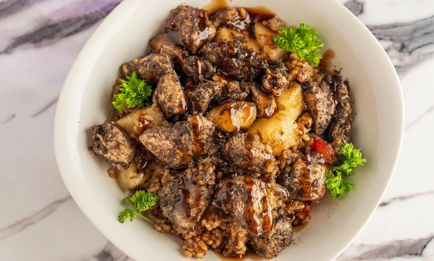 Image 3: Brunch or Dinner with Cocktails at Swigzz Restaurant & Lounge