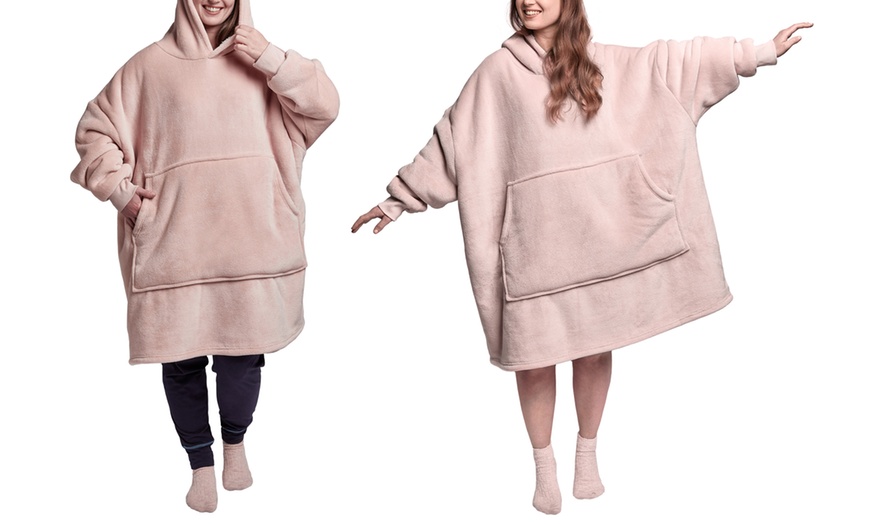 Image 4: Silentnight Snugsie Oversized Reversible Hoodie
